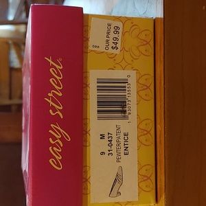 Easy Street dress shoes